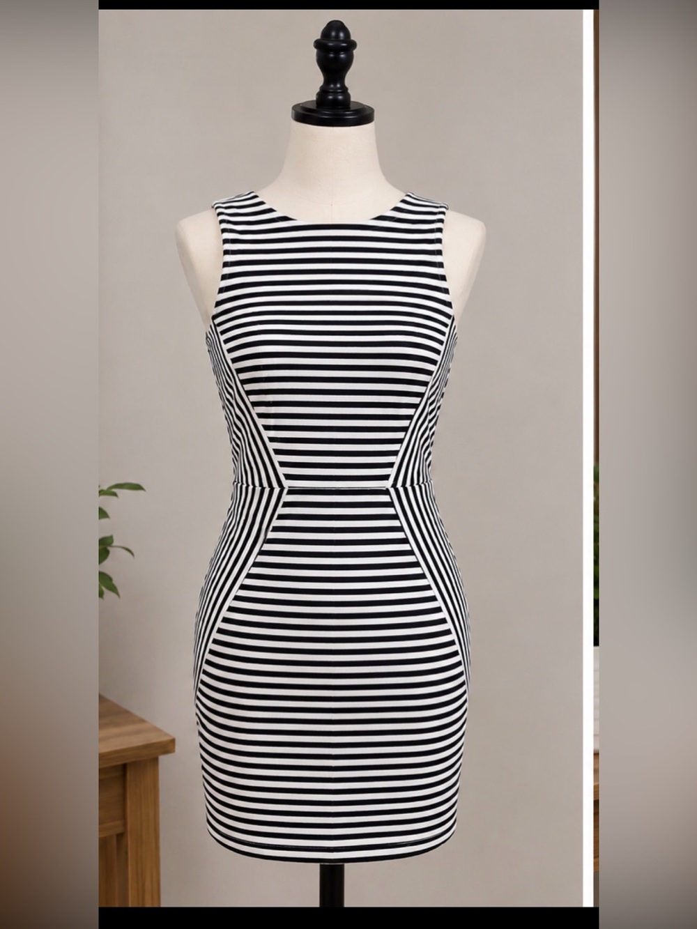 Trixxi Black White Striped Open Back Bodycon Dress Juniors Size 7